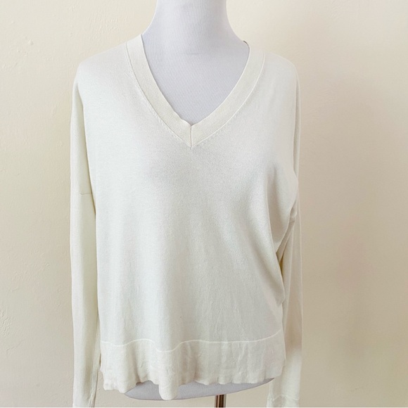 Athleta Women Sweaters V Neck Cream White Ivory Pullover Small - Picture 1 of 12